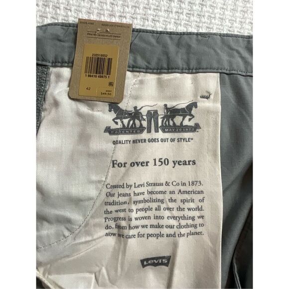 Levi's Mens Size 42 Solid Carrier Cargo Gray Shorts - Picture 7 of 11
